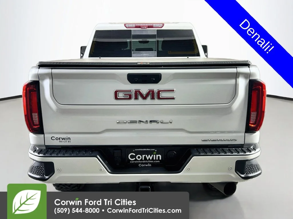 Used 2022 White Frost Tri-Coat GMC Denali image 13