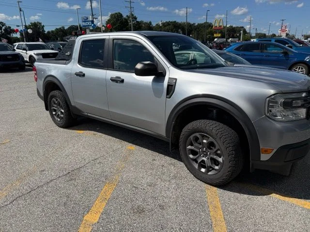 Used 2022 Silver Ford XLT image 1