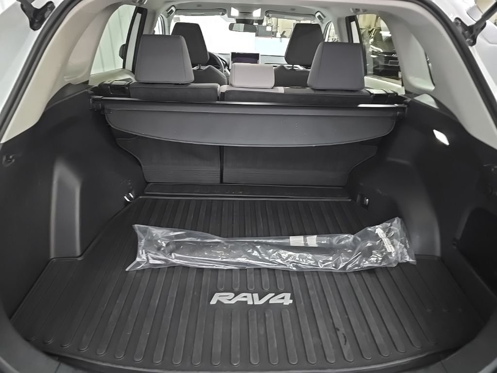 Used 2023 White Toyota XLE image 11