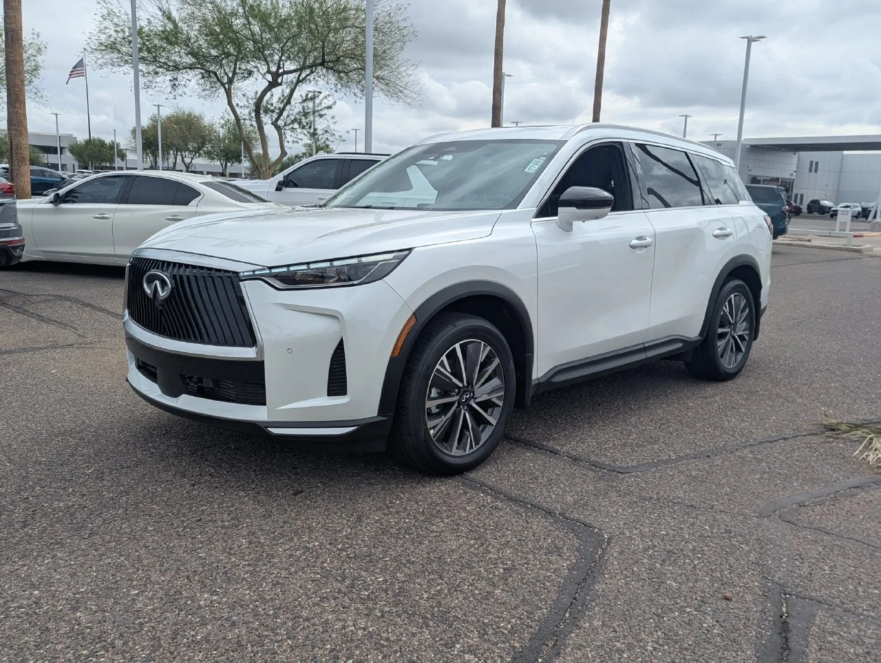 2027 INFINITI QX60 LUXE