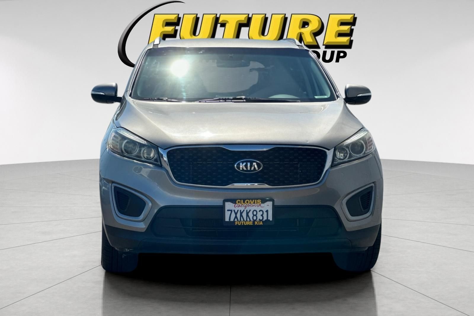 Used 2017 Silver Kia LX image 9