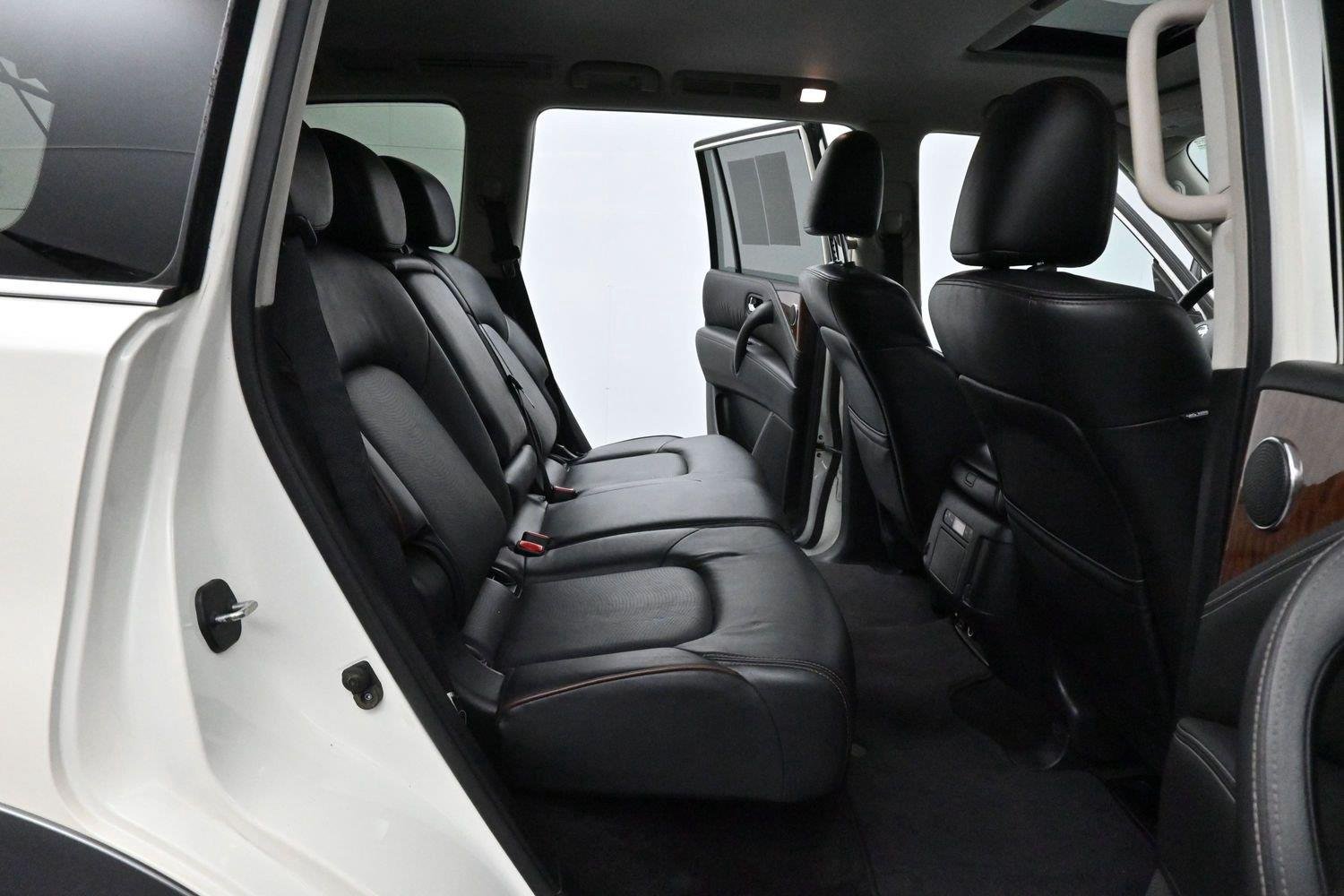 Used 2019 Pearl White Tricoat Nissan SL image 40