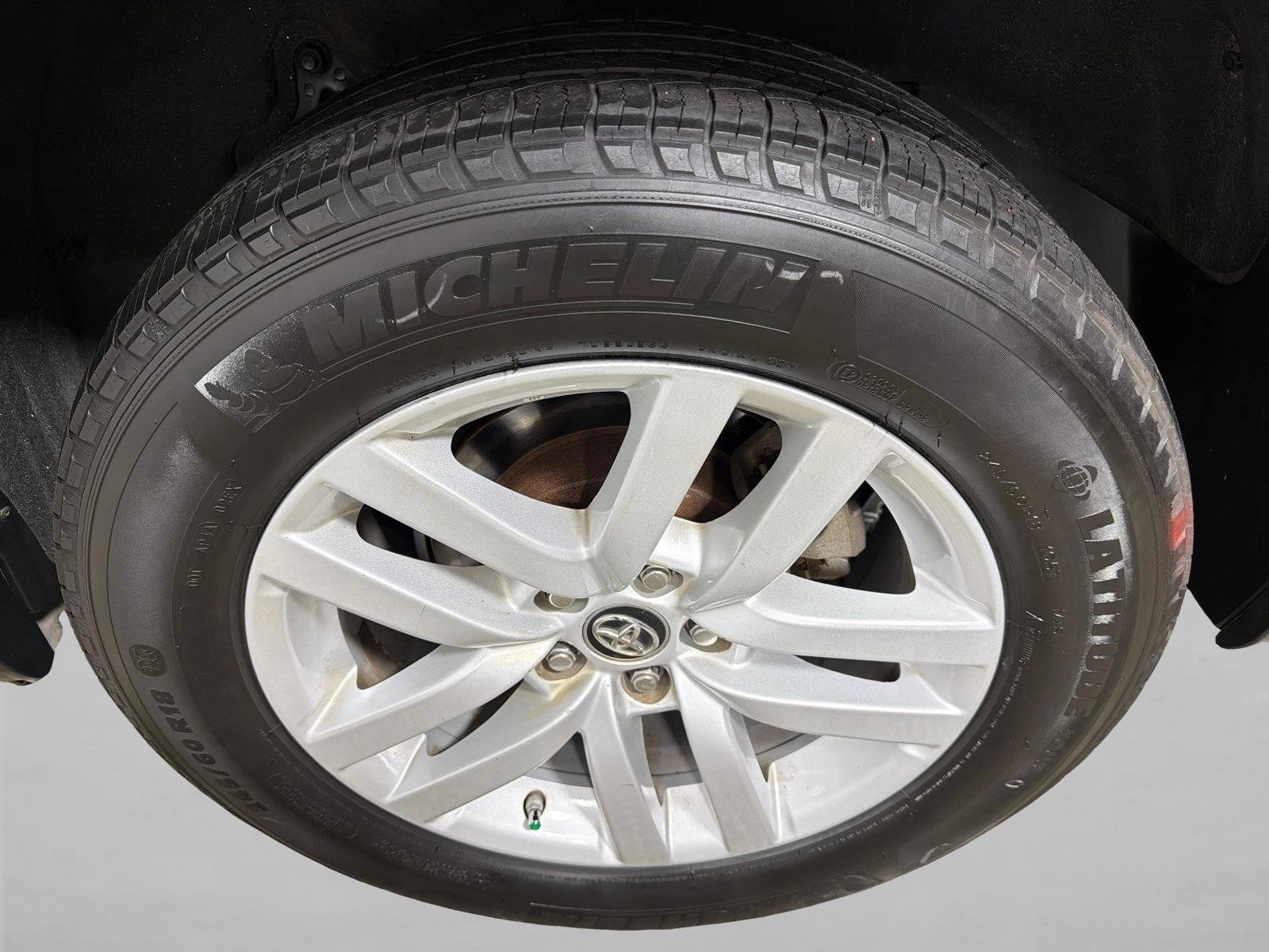 Used 2016 Predawn Gray Mica Toyota LE image 19