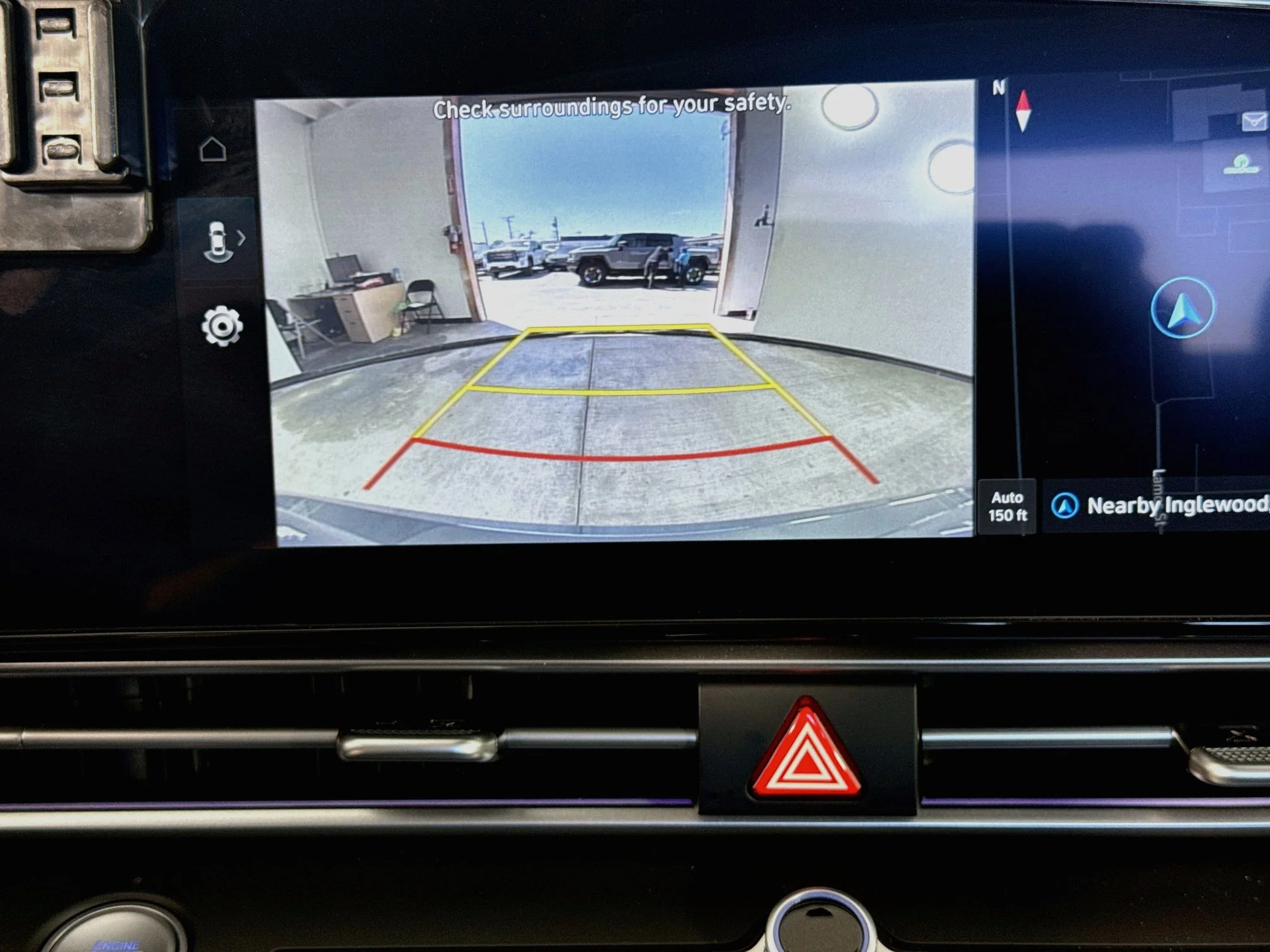 Used 2025  Hyundai Limited image 18