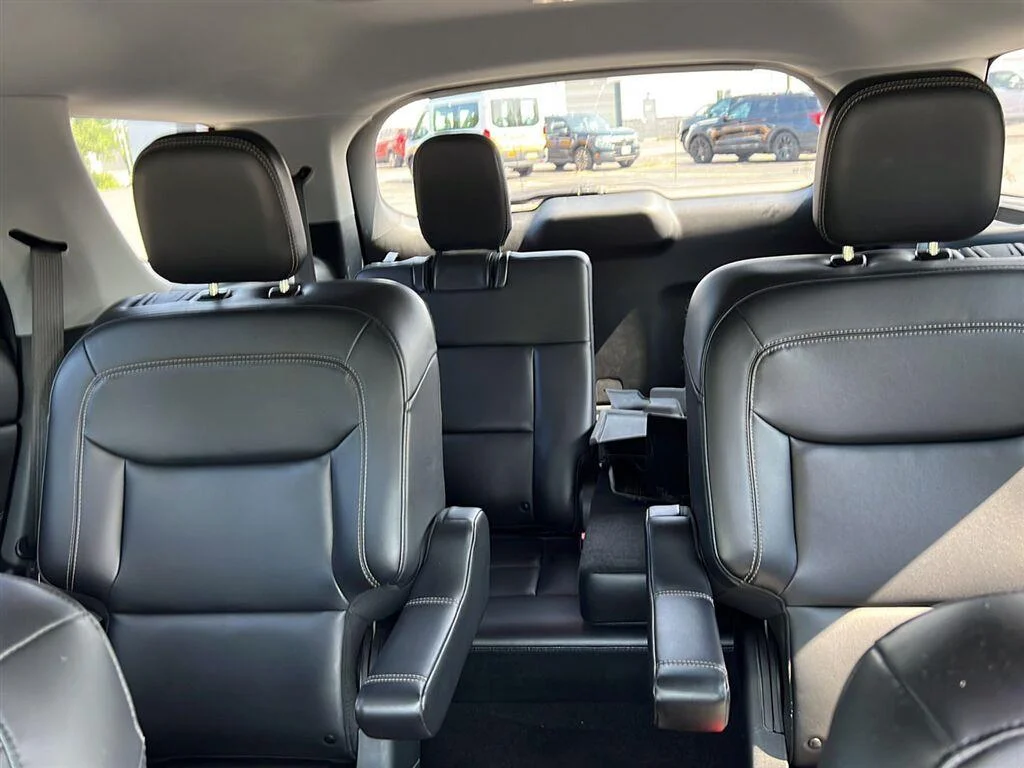 Used 2023 Iconic Silver Ford XLT image 22