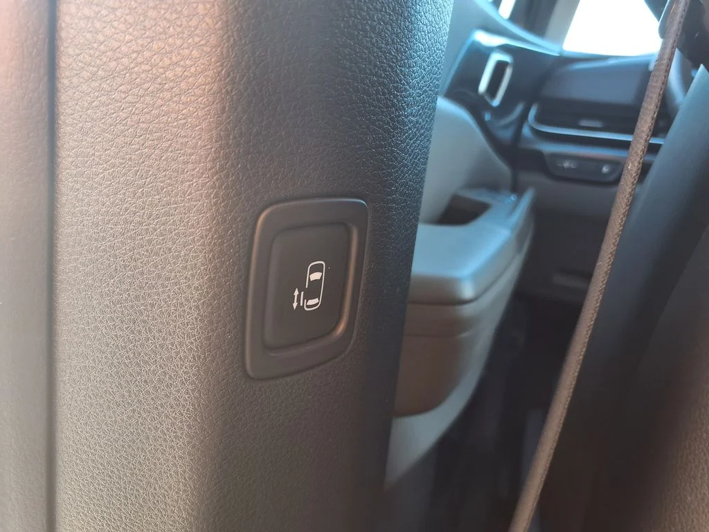 Used 2025 Gray Kia LXS image 17