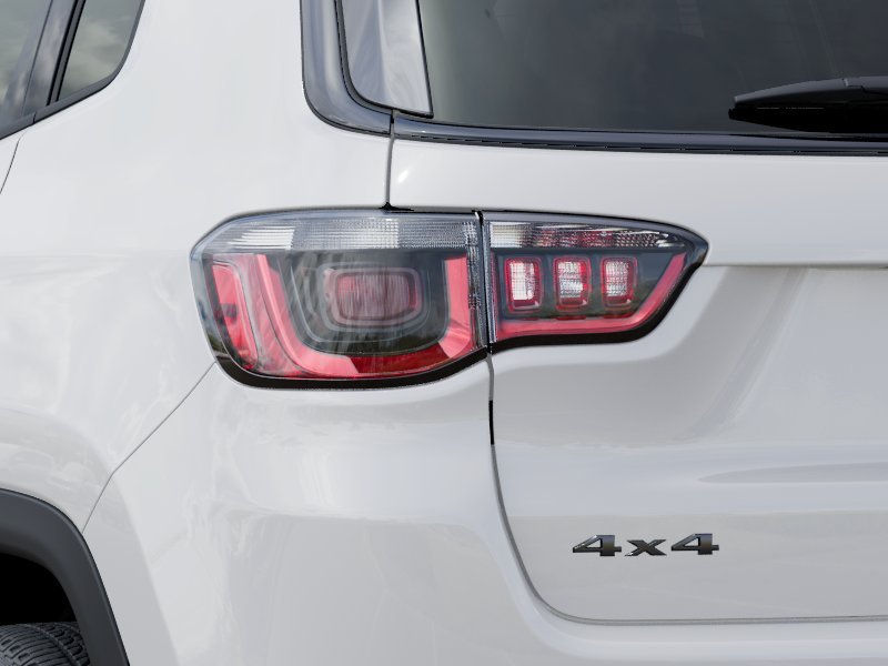 New 2026 Bright White Clearcoat Jeep Latitude image 5