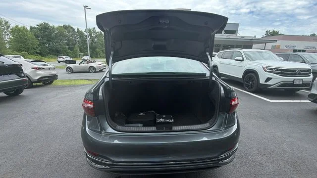 Used 2022 Gray Volkswagen 1.5T SEL image 18
