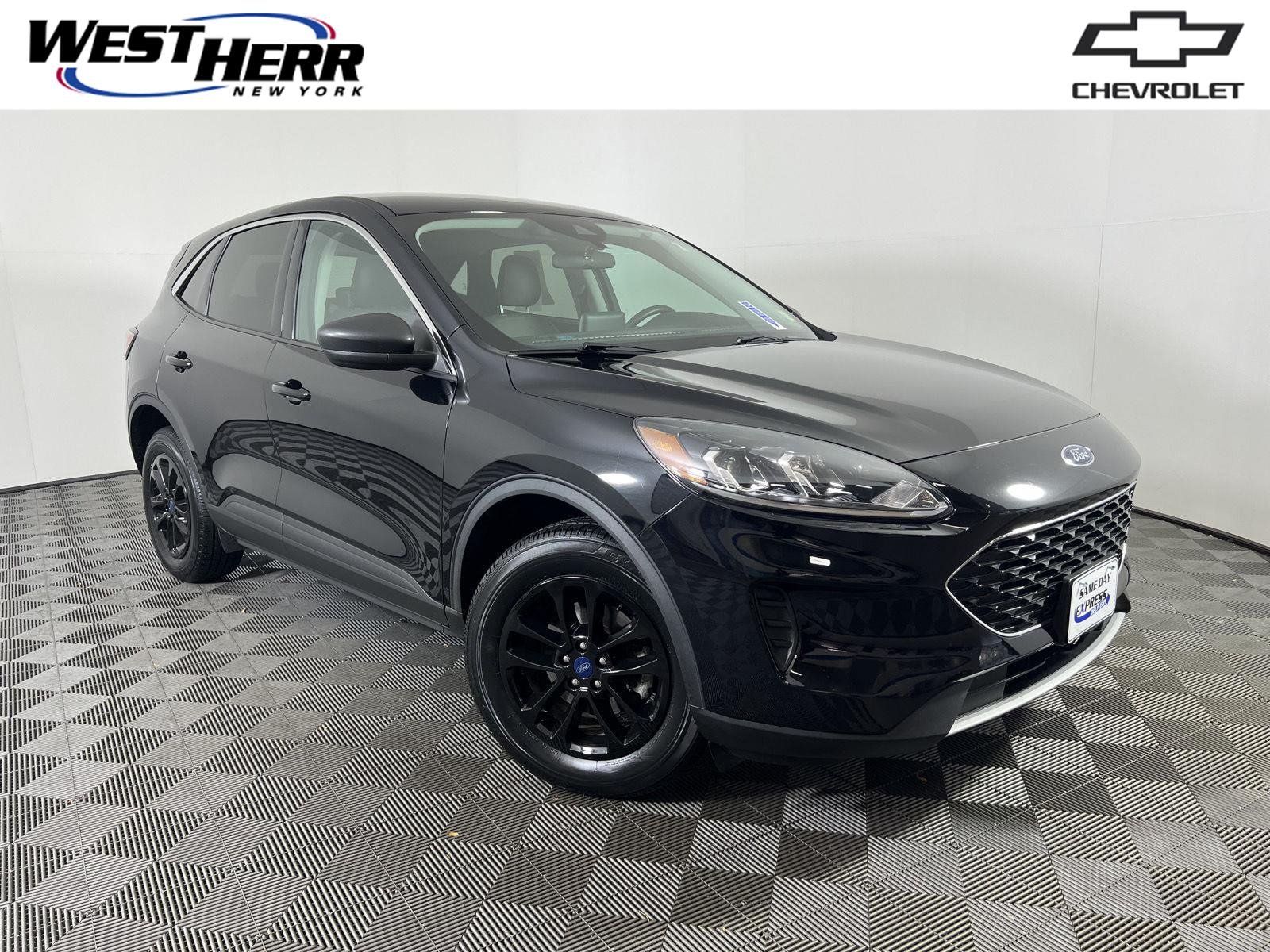 Used 2022 Agate Black Ford SE image 1