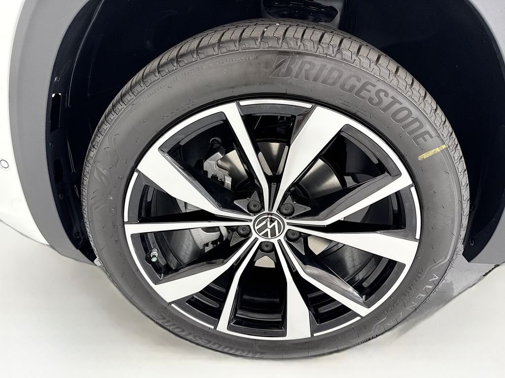 New 2026 Opal White Pearl Volkswagen SEL Premium R-Line image 29