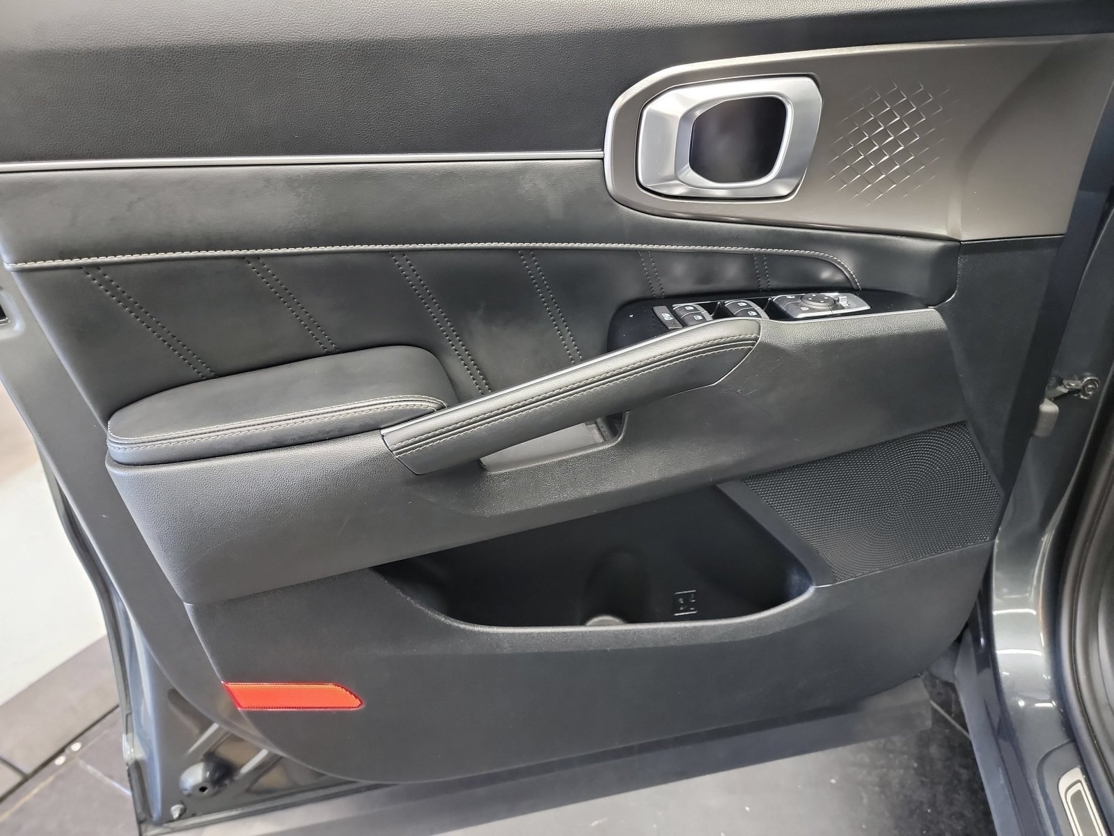 Used 2021 Gravity Grey Kia SX image 12