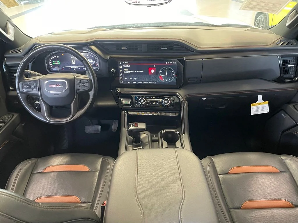 Used 2023 White GMC AT4 image 11