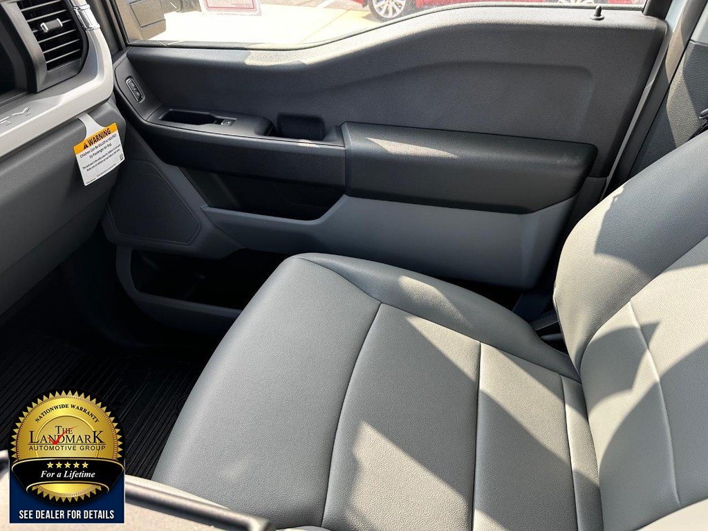 Used 2023 Oxford White Ford XL 4WD Reg Cab 169" WB 84" CA image 17