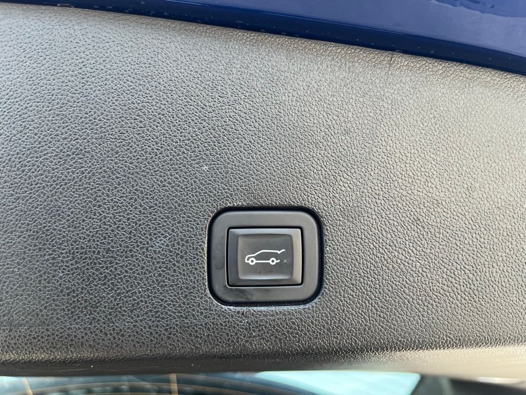 Used 2025 Blue Metallic Cadillac Luxury image 13