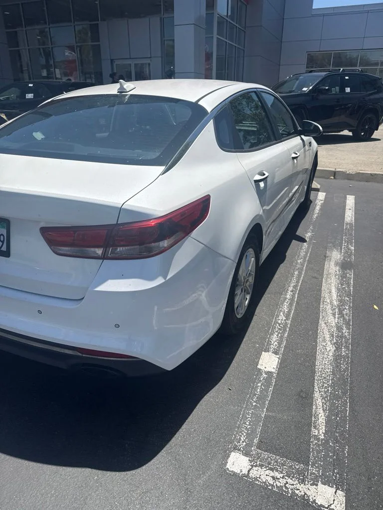 Used 2018 White Kia LX image 4