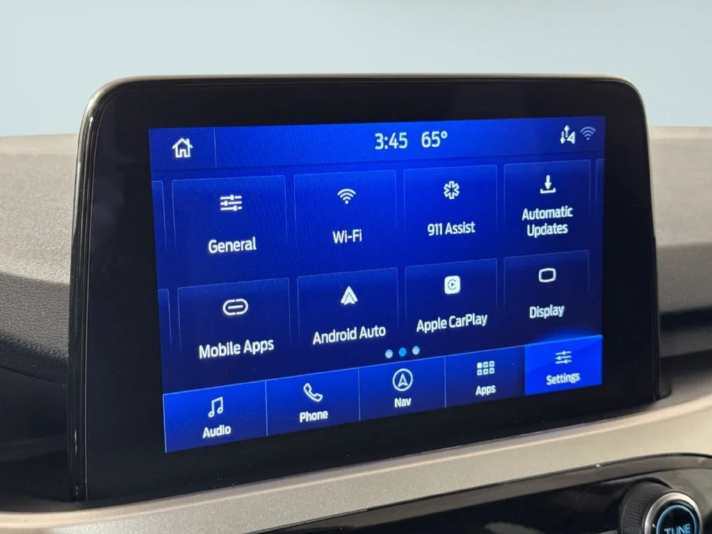 Used 2020 Orange Metallic Ford SE image 21