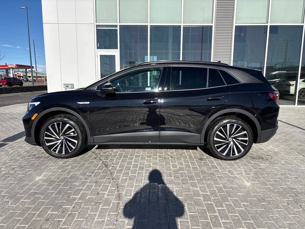 New 2026 Deep Black Pearl Volkswagen Pro image 2