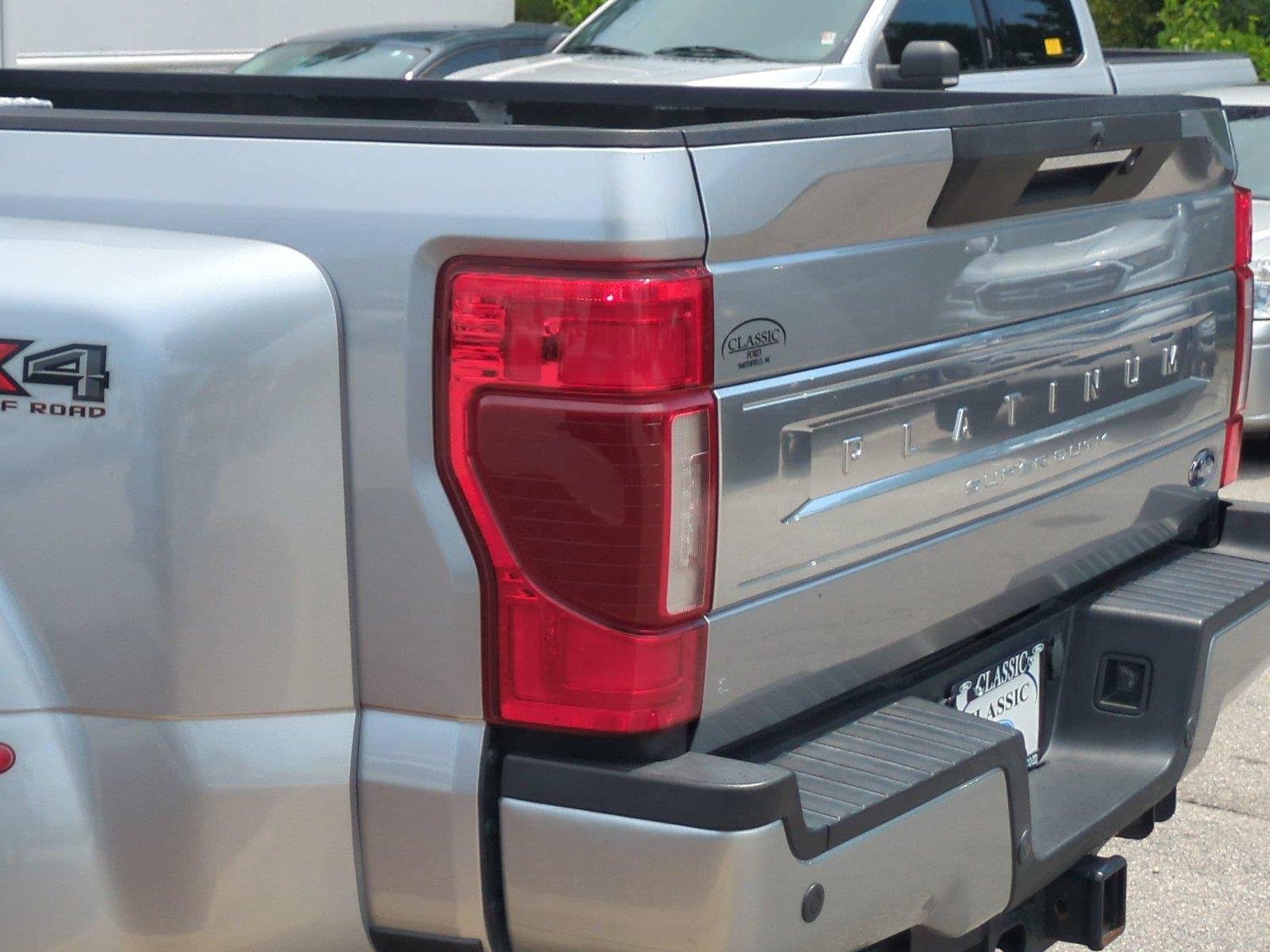 Used 2022 Agate Black Metallic Ford King Ranch image 12