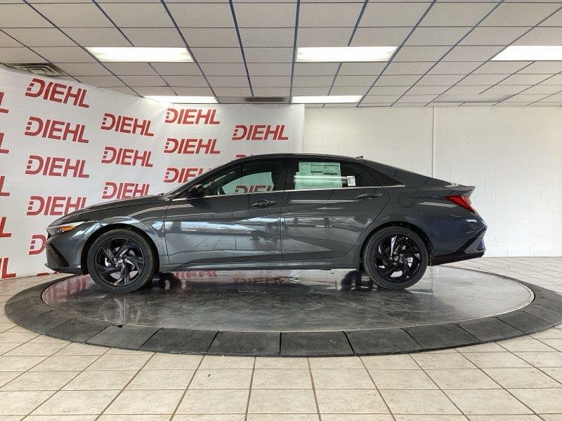 New 2026 Gray Hyundai SEL Sport image 4