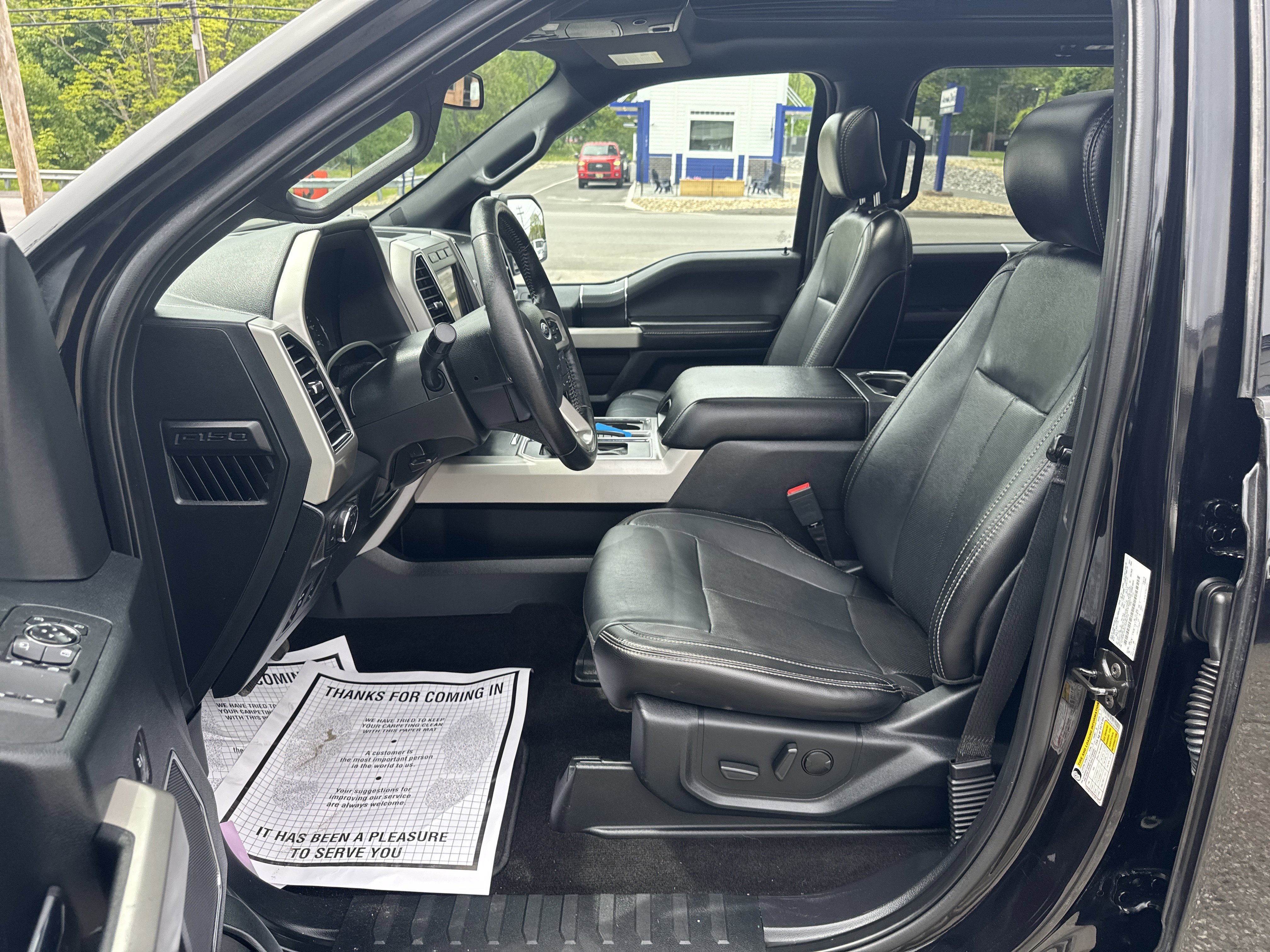 Used 2020 Agate Black Metallic Ford LARIAT image 18
