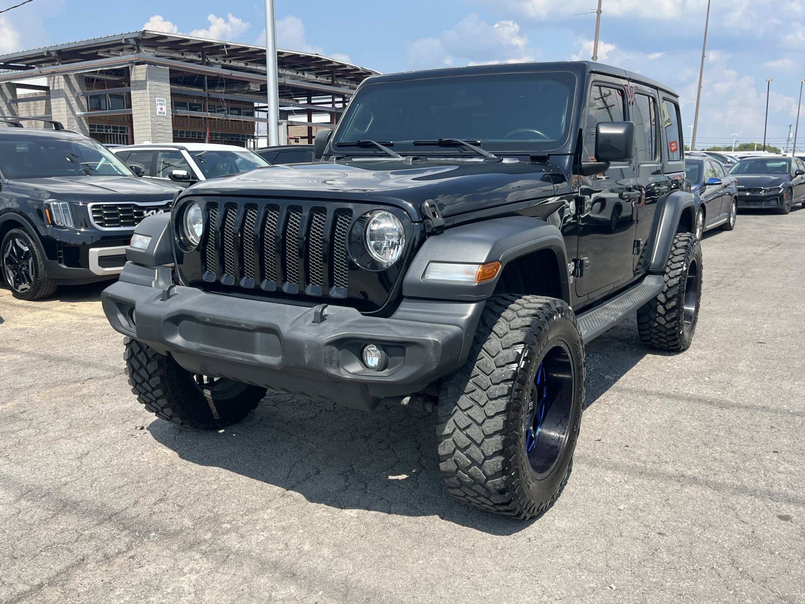 Used 2018 Black Clearcoat Jeep Sport S image 3