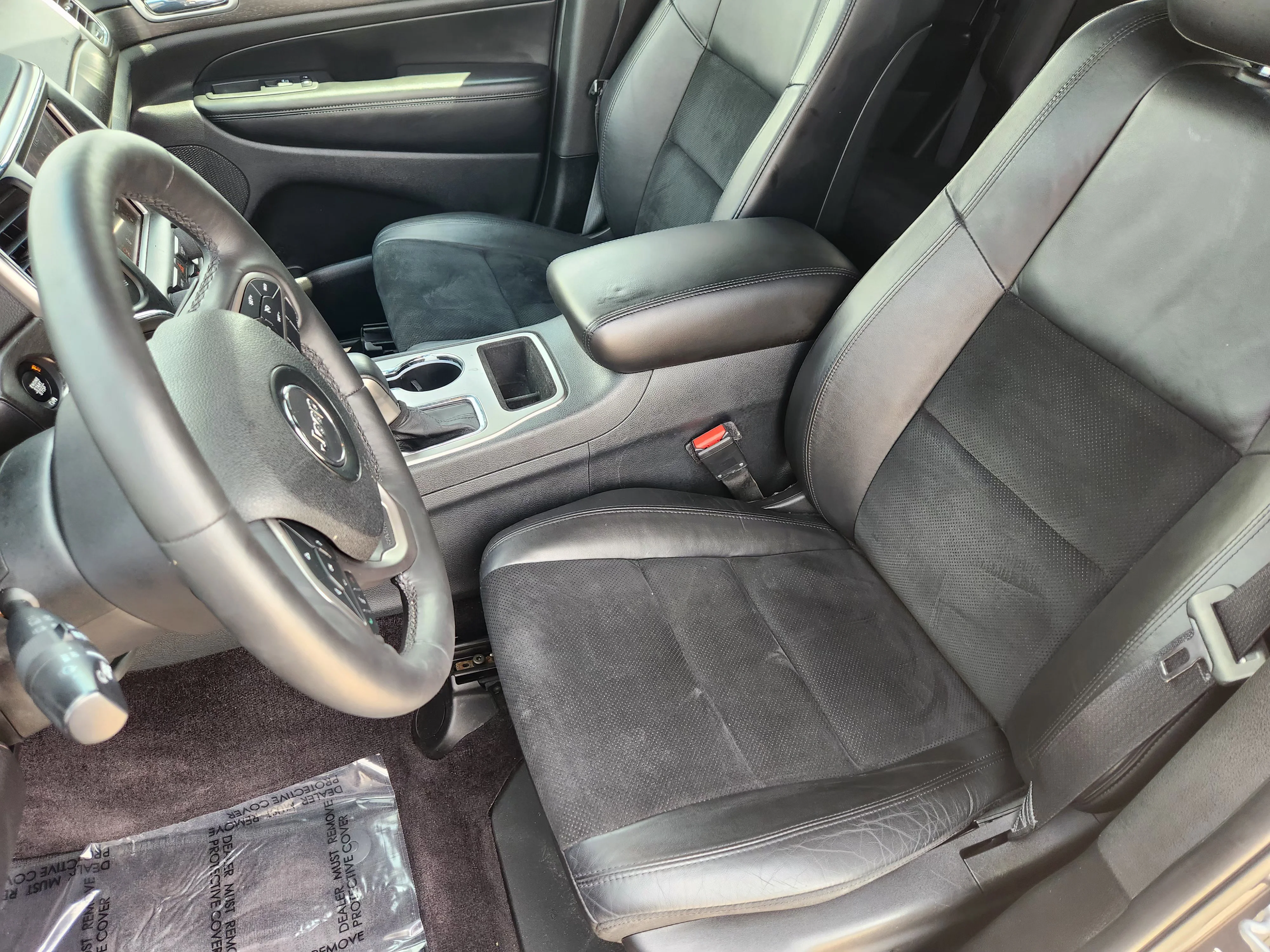 Used 2018 Granite Crystal Metallic Clearcoat Jeep Altitude image 12