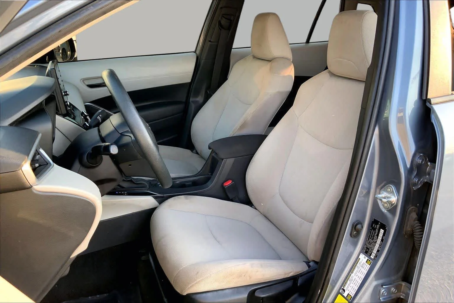 Used 2022 Celestite Toyota L image 8