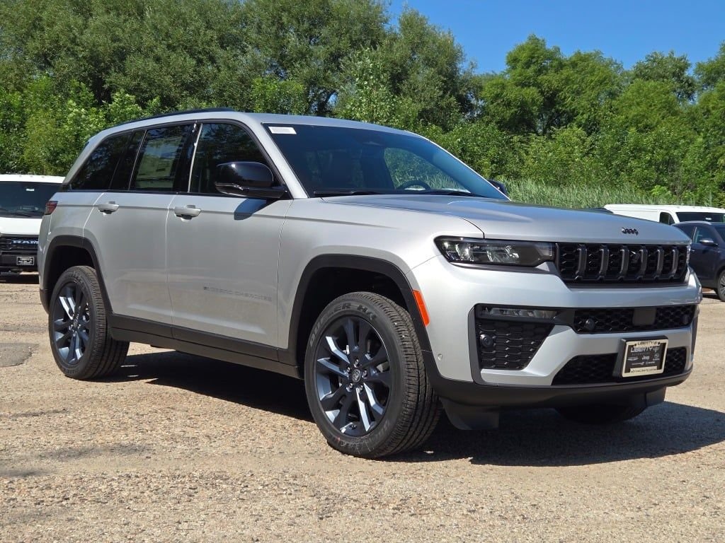 New 2026 Silver Zynith Jeep  image 5