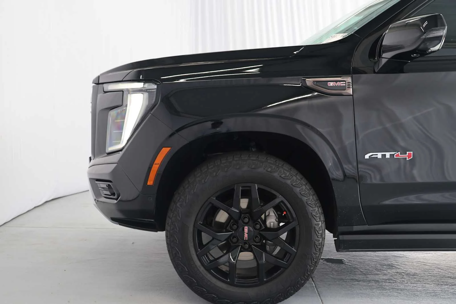 Used 2025 Onyx Black GMC AT4 Ultimate image 8