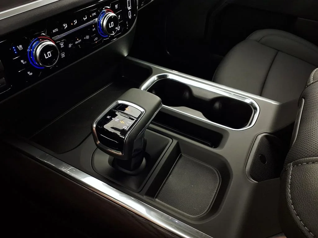 New 2026 Glacier White Tricoat GMC SLT image 19