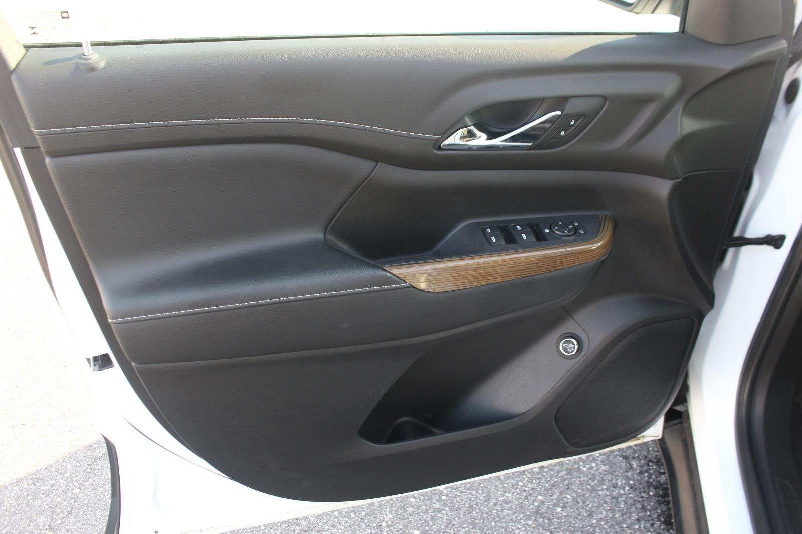 Used 2021 Summit White GMC SLE image 12