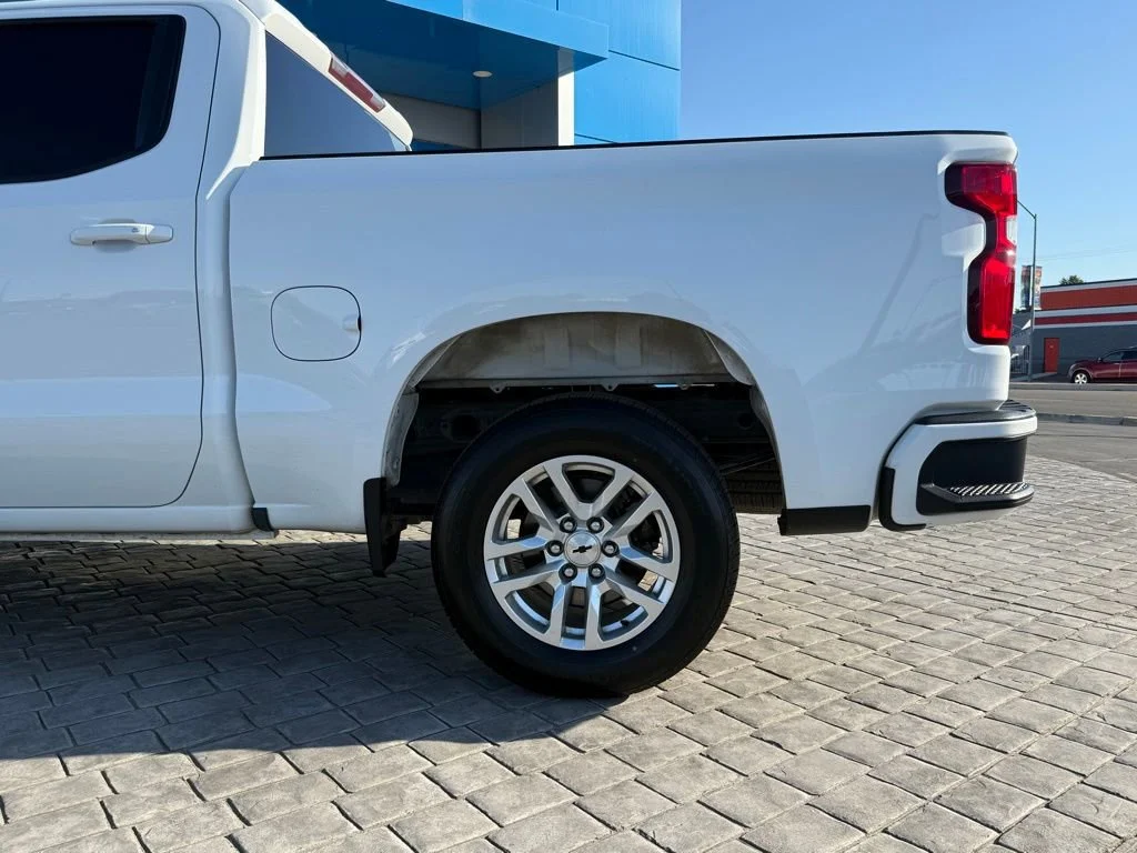 Used 2019 SUMMIT WHITE Chevrolet RST image 8
