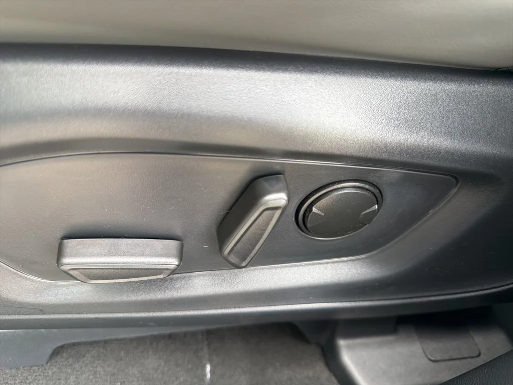 New 2026 Star White Metallic Tri-Coat Ford Active image 17