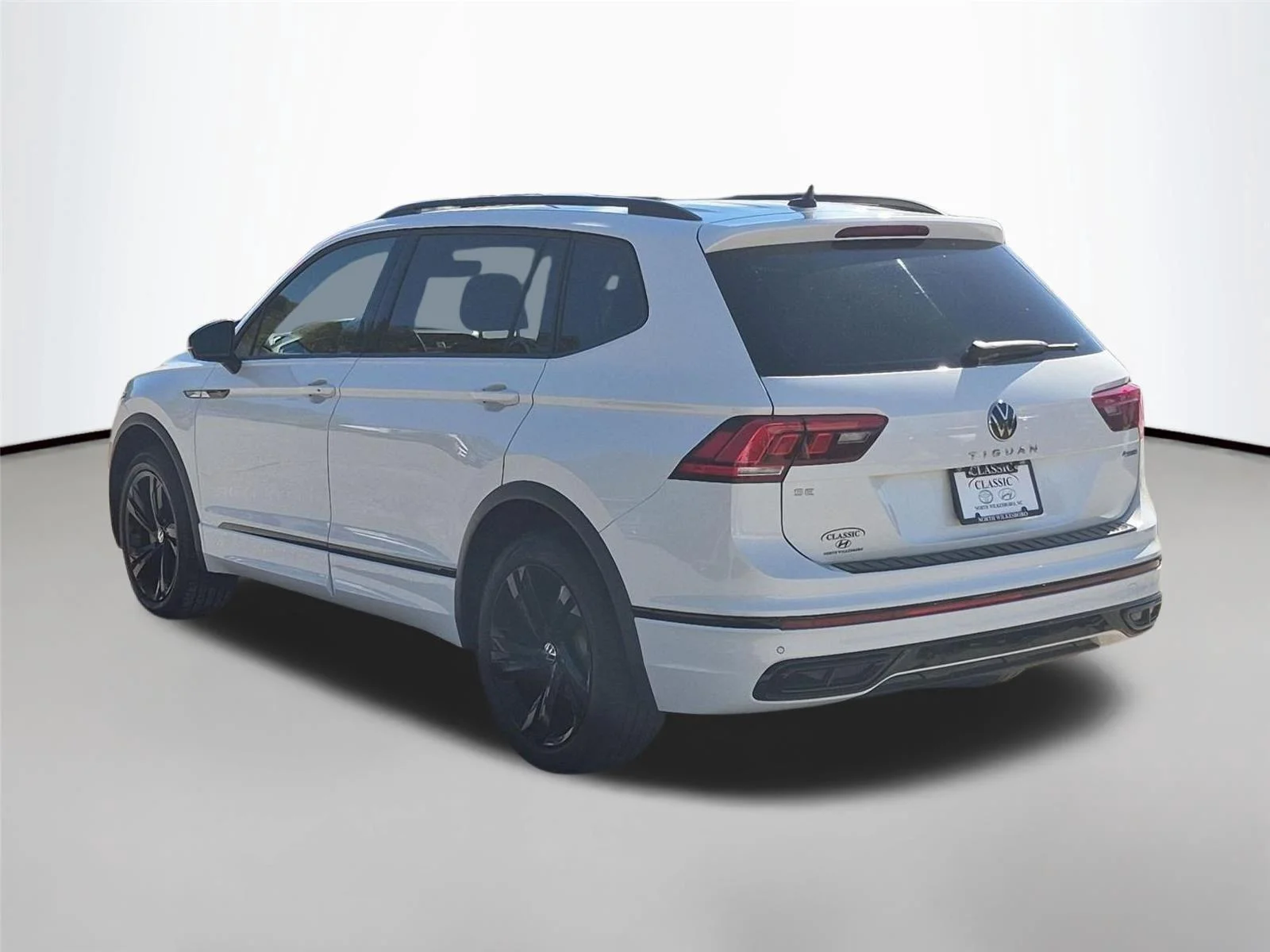 Used 2023 Opal White Pearl Volkswagen SE R-Line Black image 3