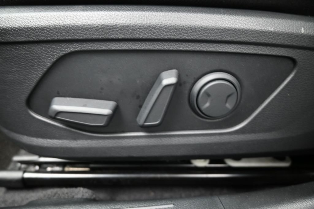 Used 2025 Gray Kia GT-Line image 31
