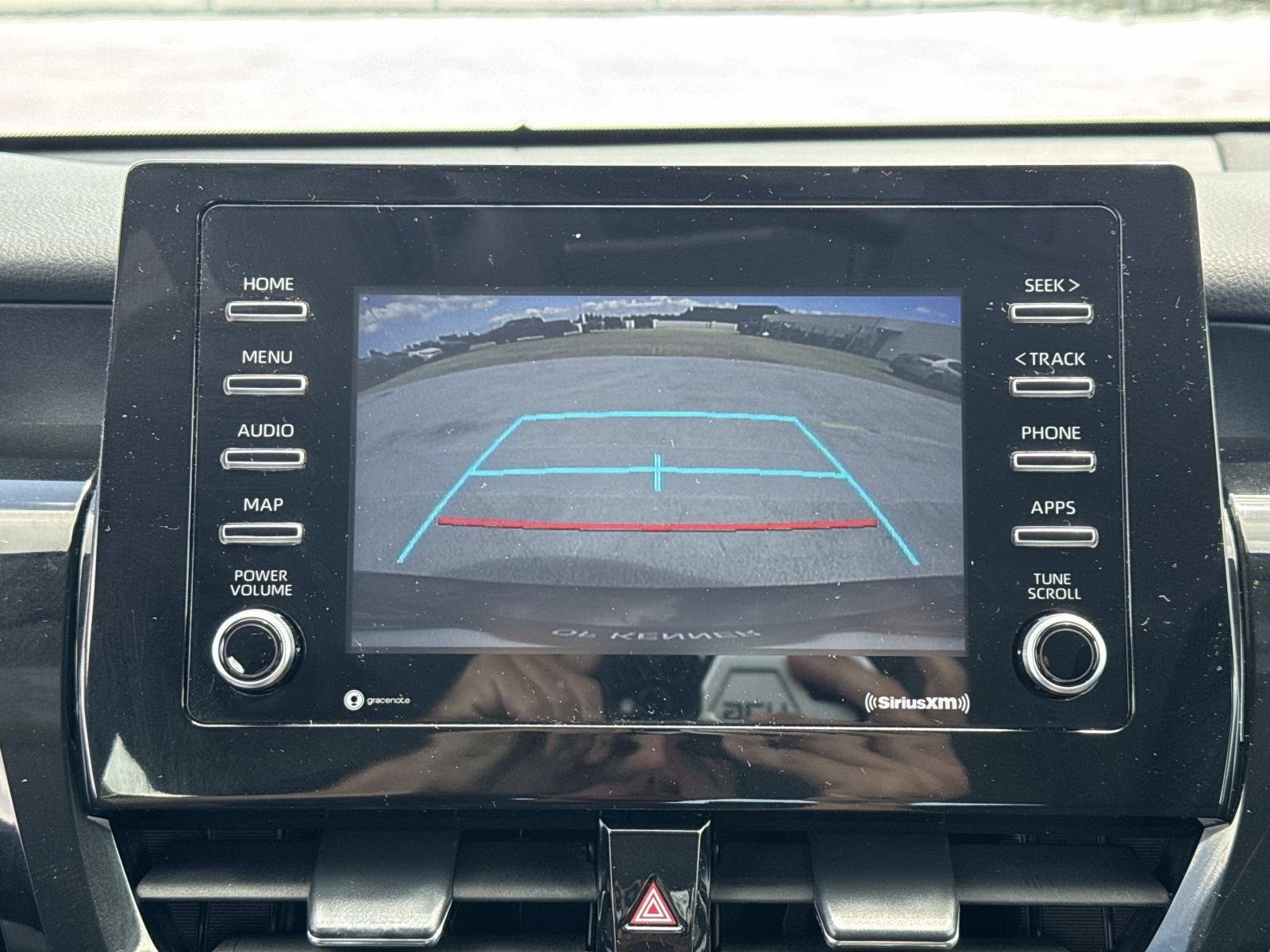 2021 Toyota Camry LE - Photo 26