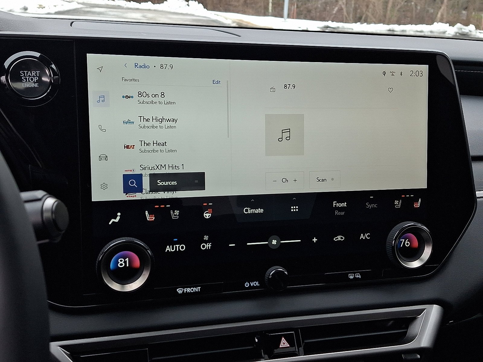 2025 Lexus RX 350 - Photo 17