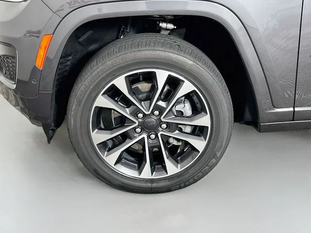 Used 2022 Gray Jeep Overland image 10