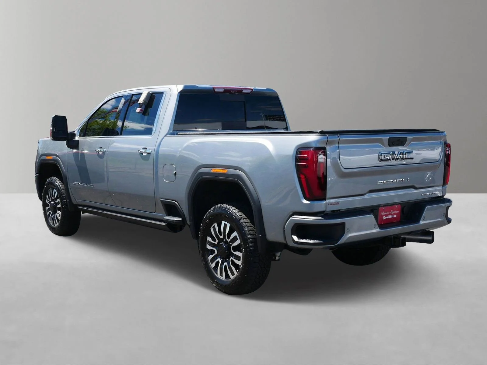 Used 2025 Sterling Metallic GMC Denali Ultimate image 5