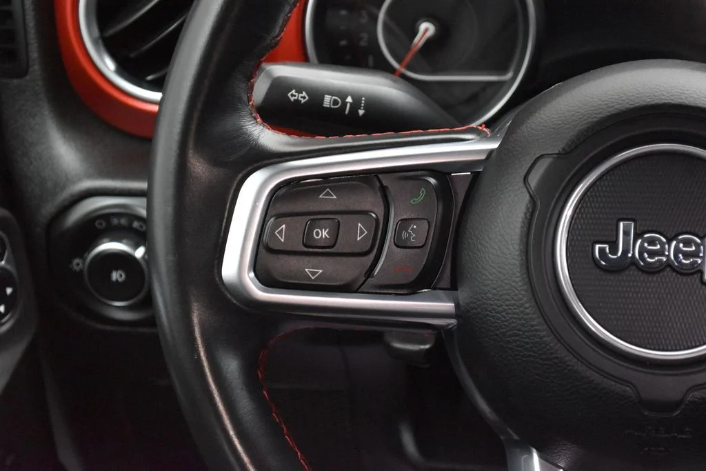 Used 2020 White Jeep Unlimited Rubicon image 9