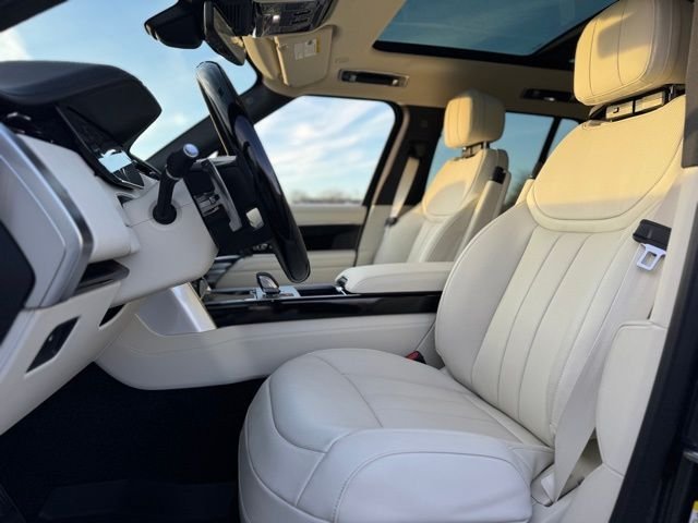 New 2026 Belgravia Green Land Rover SE image 13
