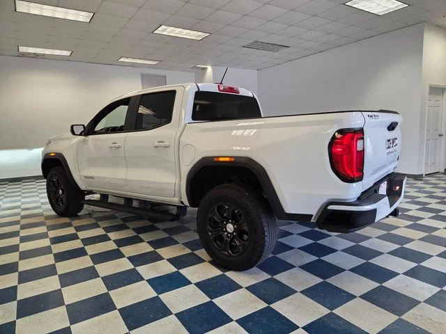Used 2024 White GMC Elevation image 5