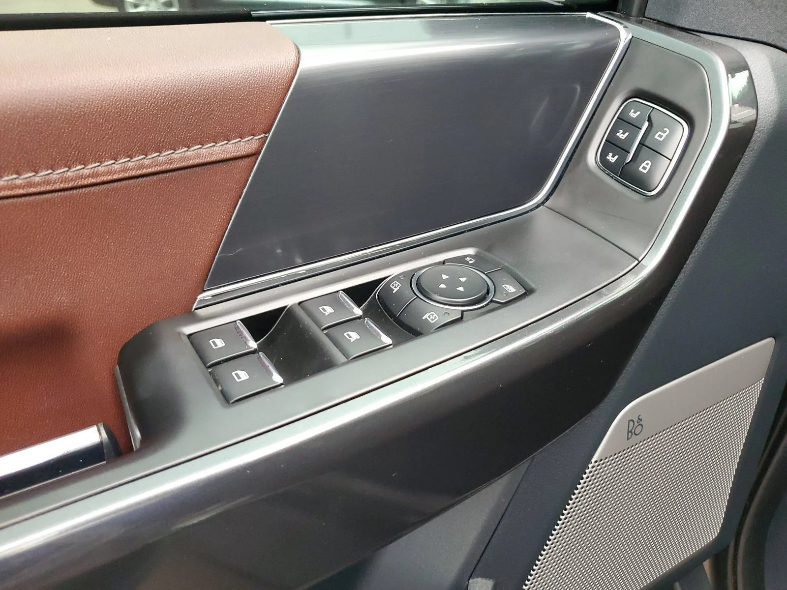 Used 2021 Gray Ford Lariat image 12