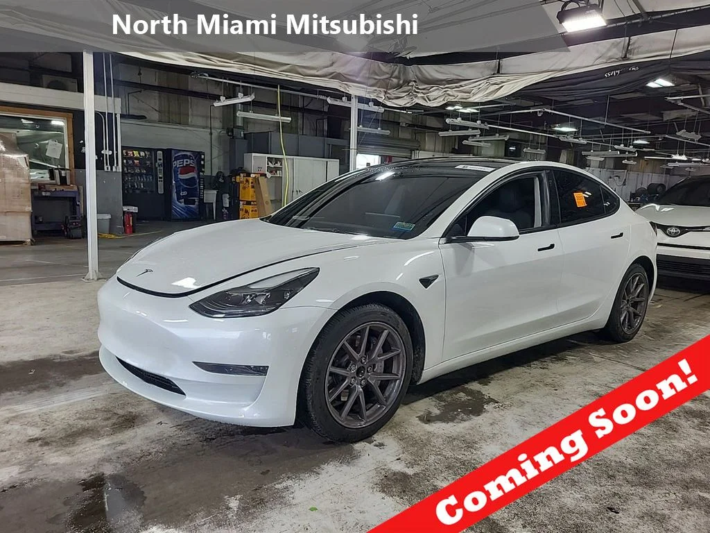 2023 Tesla Model 3 -'s photo