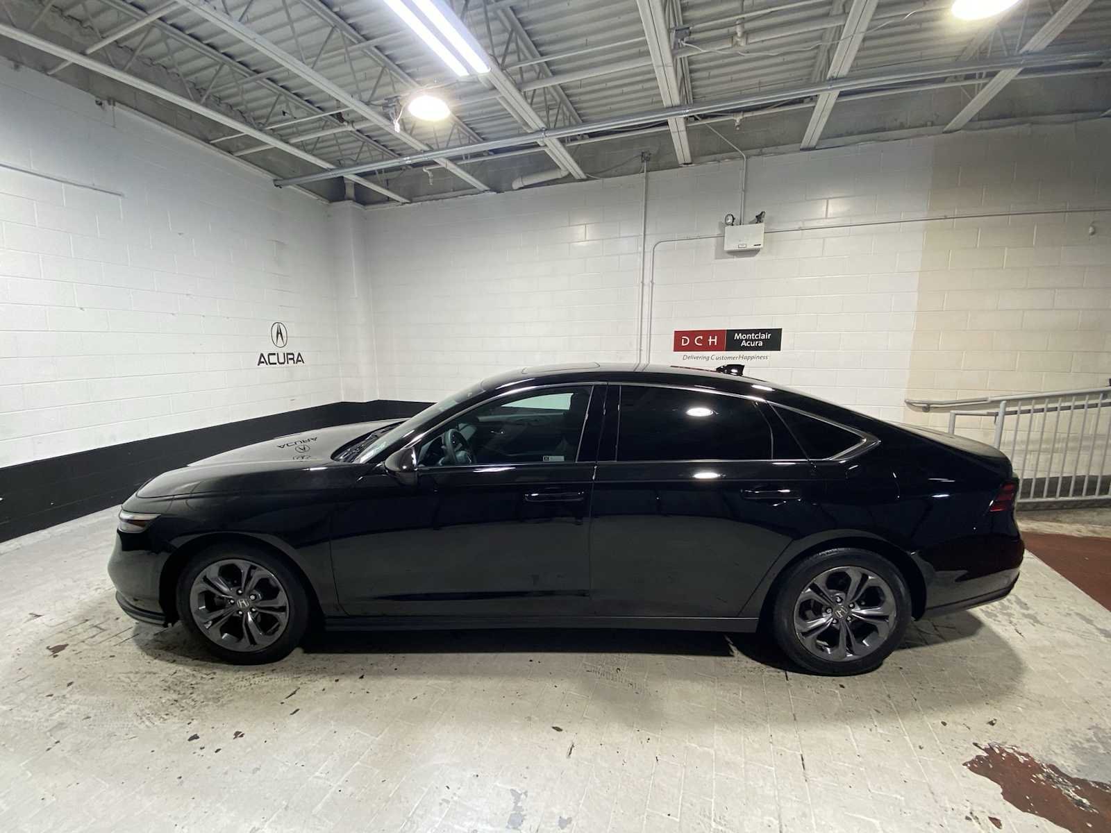 Used 2023 Crystal Black Pearl Honda EX image 3