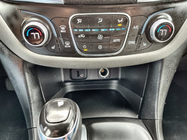 Used 2018 Red Chevrolet LT image 25