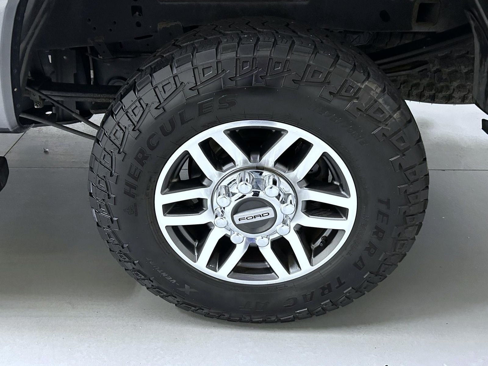 Used 2019 Gray Ford Lariat image 22