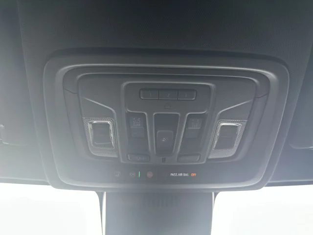 Used 2024 White GMC AT4 image 39