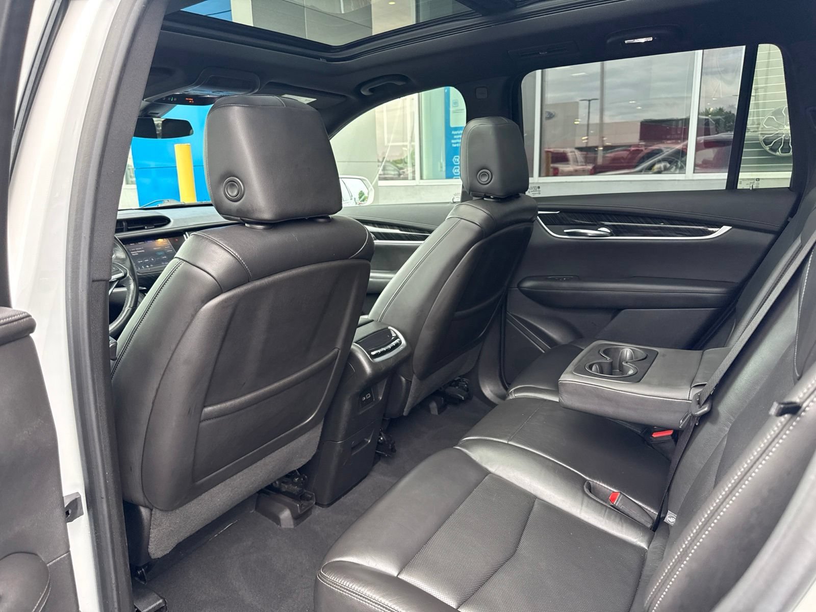 Used 2020 CRYSTAL WHITE TRICOAT Cadillac AWD Premium Luxury image 18