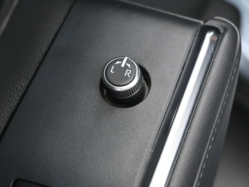 Used 2020  Toyota Platinum image 12
